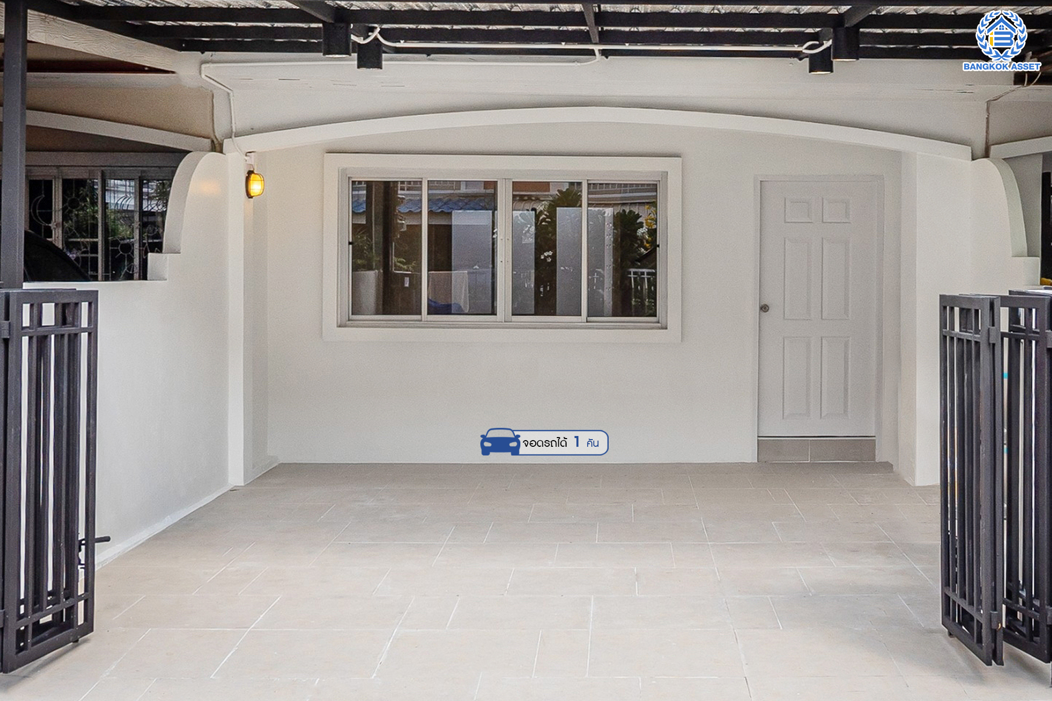 บ้านมือสองตกแต่งใหม่ ม.โรยัลสายไหมวิลเลจ สายไหม ทาวน์โฮม 3 ชั้น เนื้อที่ 20 ตร.ว. ฟังก์ชัน 3 ห้องนอน 4 ห้องน้ำ จอดรถได้ 1 คัน บนทำเลเชื่อมต่อหลายเส้นทาง ถ.รามอินทรา, ถ.สายไหม, ถ.พหลโยธิน, ถ.ลำลูกกา, ถ.สุขาภิบาล5 ใกล้สนามบินดอนเมือง ทางด่วน "รามอินทรา" และรถไฟฟ้าสายสีเขียว "สถานีแยกคปอ."